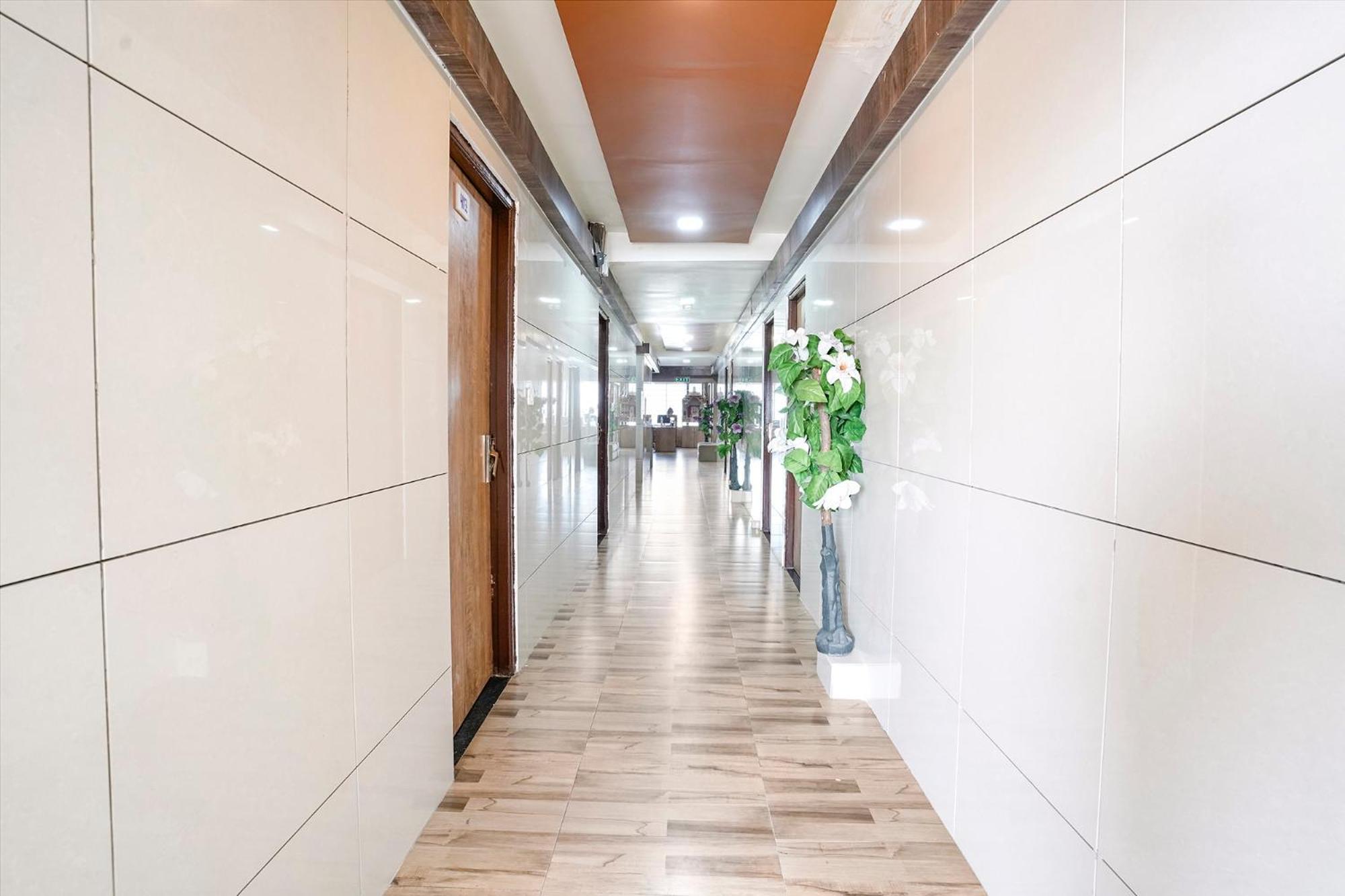 Fabhotel Galaxy I Ahmedabad Buitenkant foto